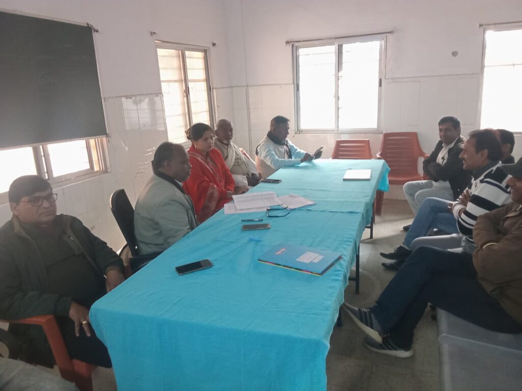 “सामुदायिक स्वास्थ्य केंद्र की बैठक में उप स्वास्थ्य केंद्रों की मरम्मत और सुविधाओं को सुदृढ़ करने के प्रस्ताव पर चर्चा”