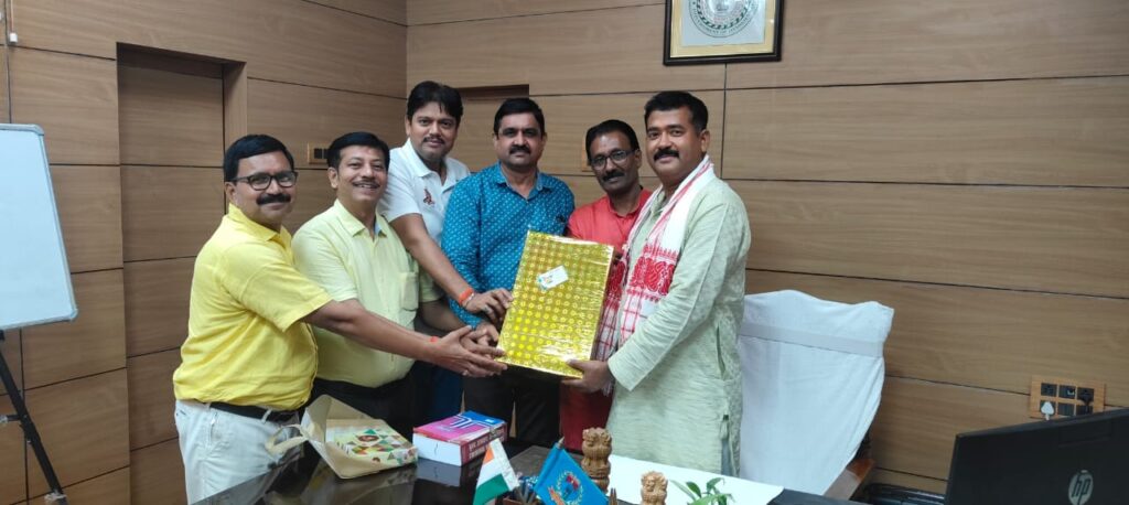 गढ़वा के निवर्तमान एसपी से मिले ओलंपिक संघ के पदाधिकारी,दी अगले कार्यकाल की शुभकामनाएं
