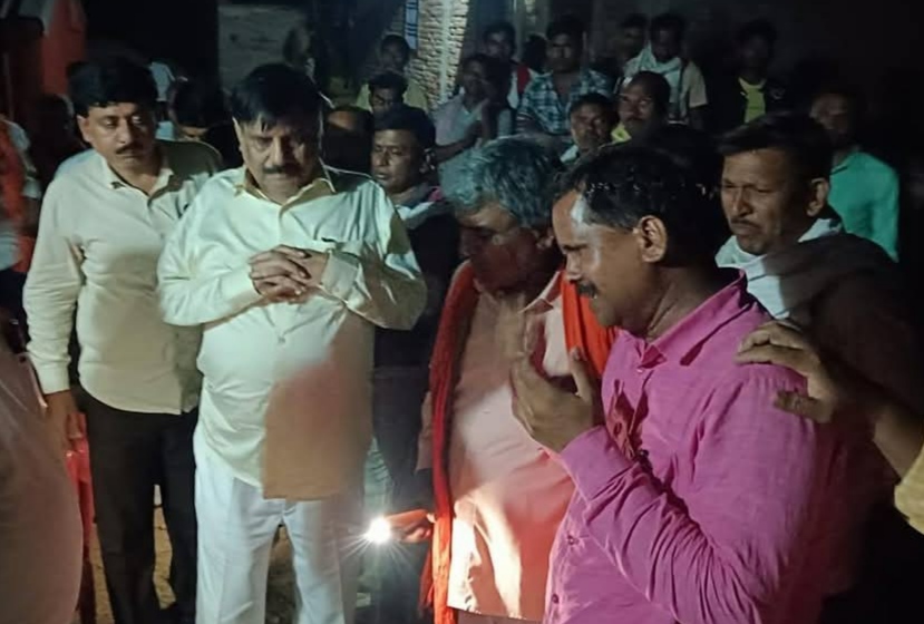 विधायक प्रतिनिधि डॉक्टर लालमोहन का पुत्र पंचतत्व में हुआ विलीन